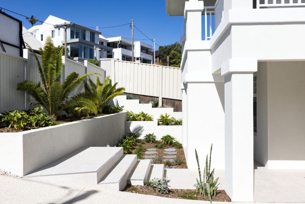 Bar-Beach-modern-landscaping-design-construct-retaining-wall-planting-gardens-newcastle