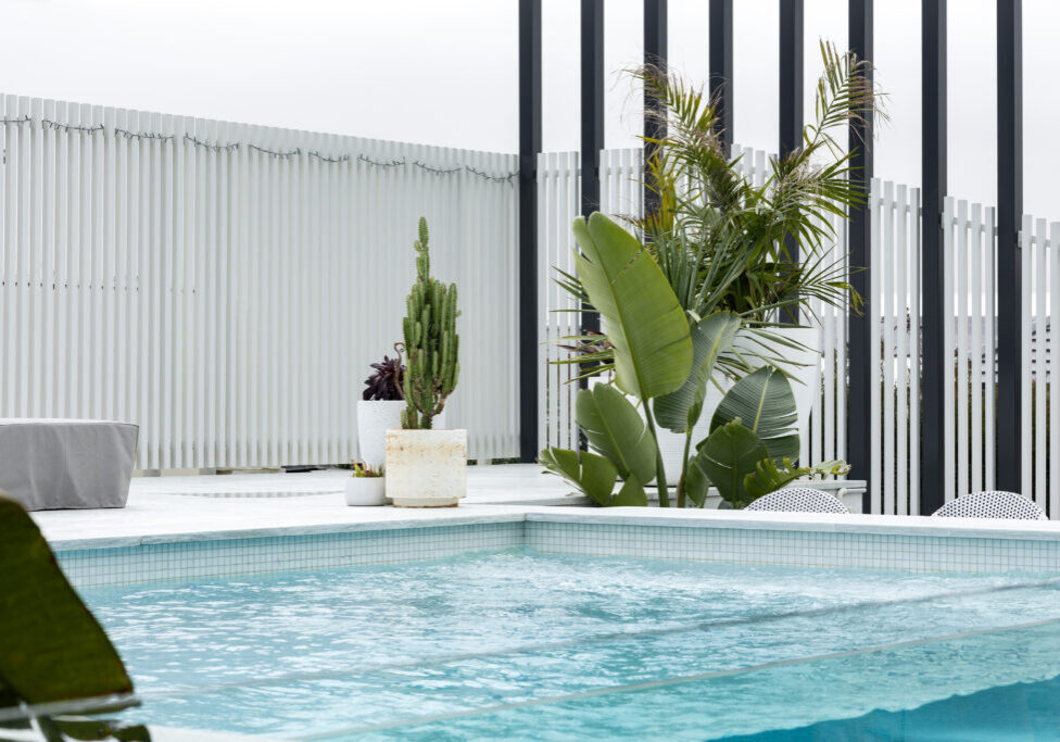 pool-surrounds-landscaping-glass-pool-paving-newcastle-maitland-landscape-construction