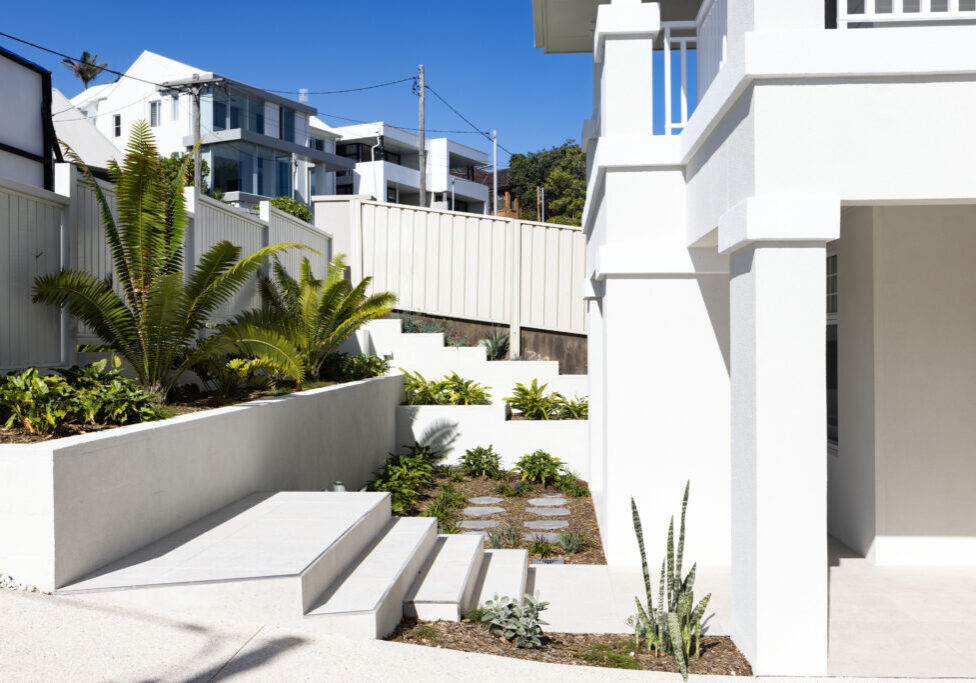 Bar-Beach-modern-landscaping-design-construct-retaining-wall-planting-gardens-newcastle